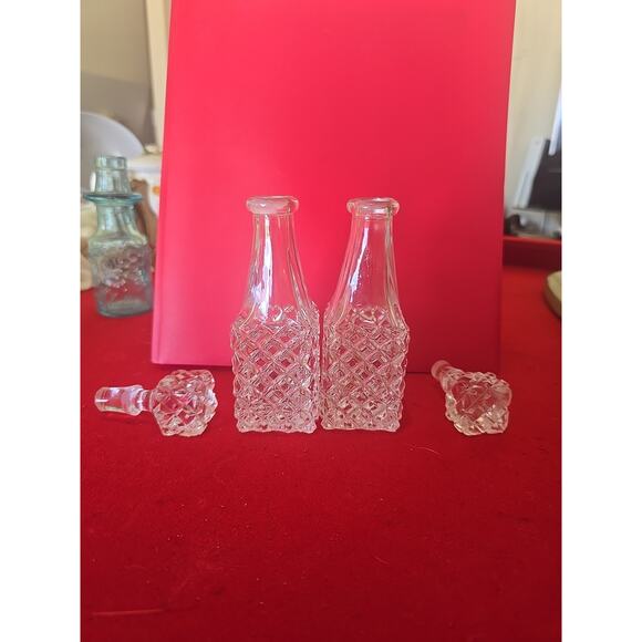 Vintage Anchor Hocking Wexford Pattern Crystal Glass Decanter w/ Stopper, 32 oz - Picture 2 of 5